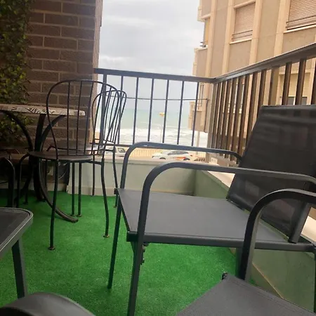 Gran Piso En La Playa Con Vistas Al Mar *