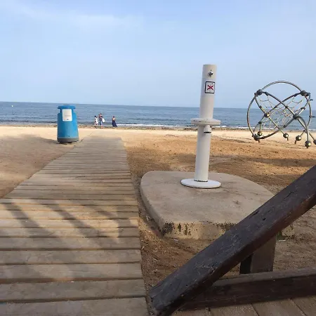 Gran Piso En La Playa Con Vistas Al Mar *
